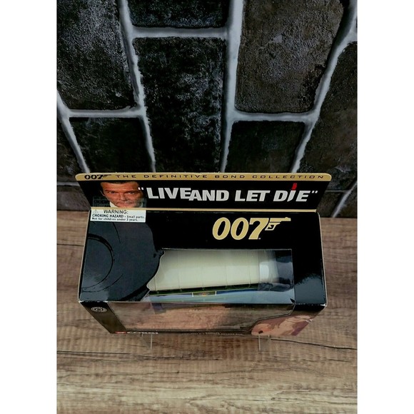 JAMES BOND 007 Corgi "Live & Let Die" Leyland Dbl Decker Bus (2000) #CC06101 NEW - Picture 3 of 9